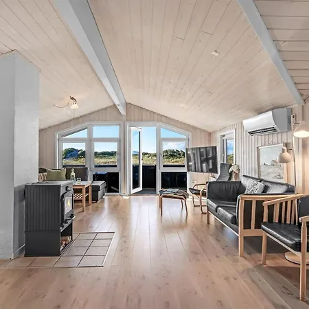 Jaana - 10m From The Sea By Interhome Nyaraló