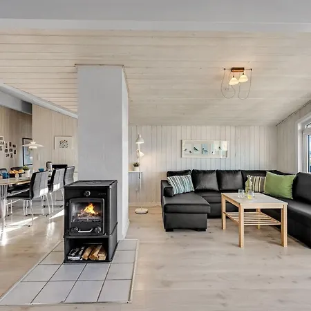 Jaana - 10m From The Sea By Interhome Nyaraló *