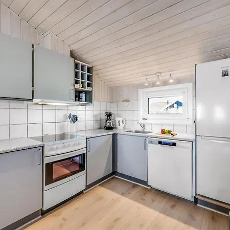 Jaana - 10m From The Sea By Interhome Nyaraló