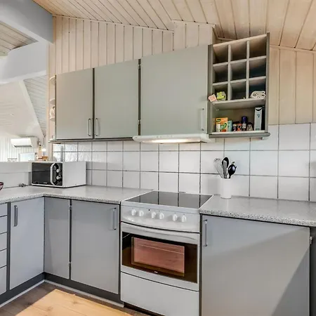 Jaana - 10m From The Sea By Interhome Nyaraló