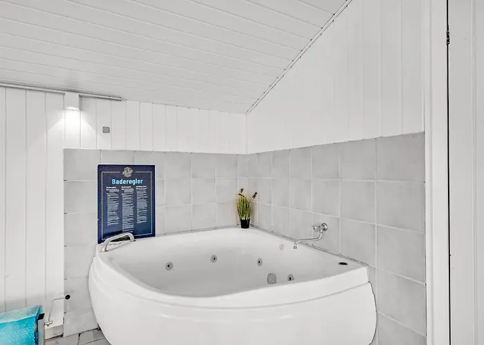 Jaana - 10m From The Sea By Interhome