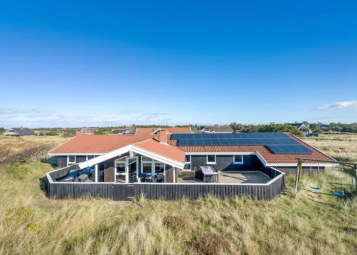 Jaana - 10m From The Sea By Interhome Blavand