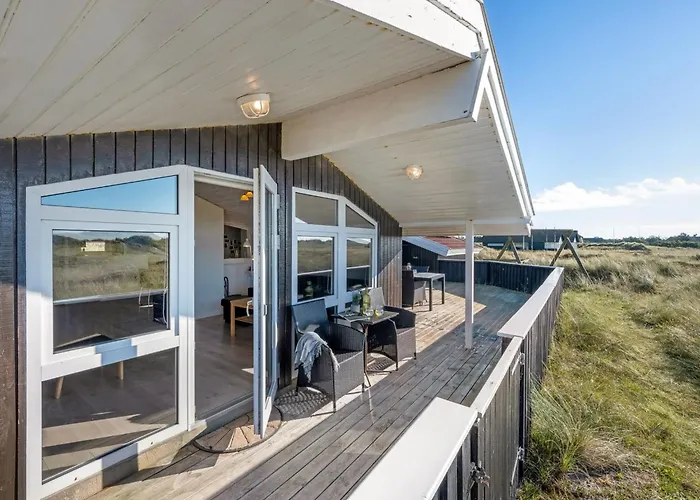 Jaana - 10m From The Sea By Interhome